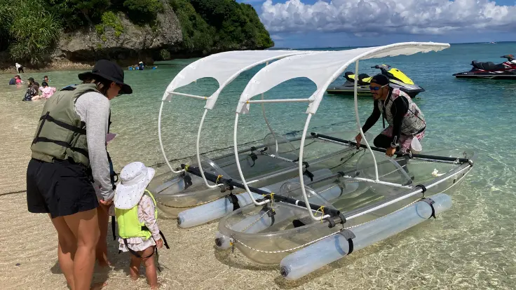 子供も安心して乗れるグラスカヤック。