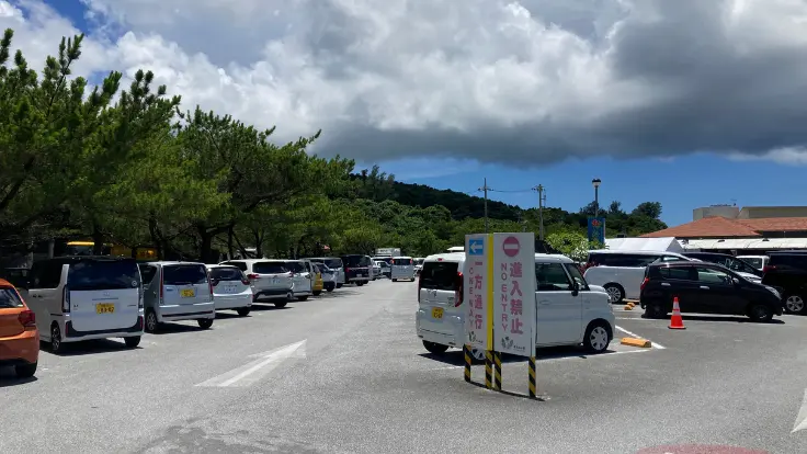 恩納村道の駅駐車場