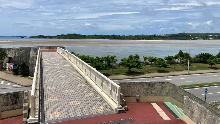 海中道路の展望台からの海の景色
