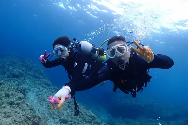 青の洞窟の体験ダイビングの水中イメージ